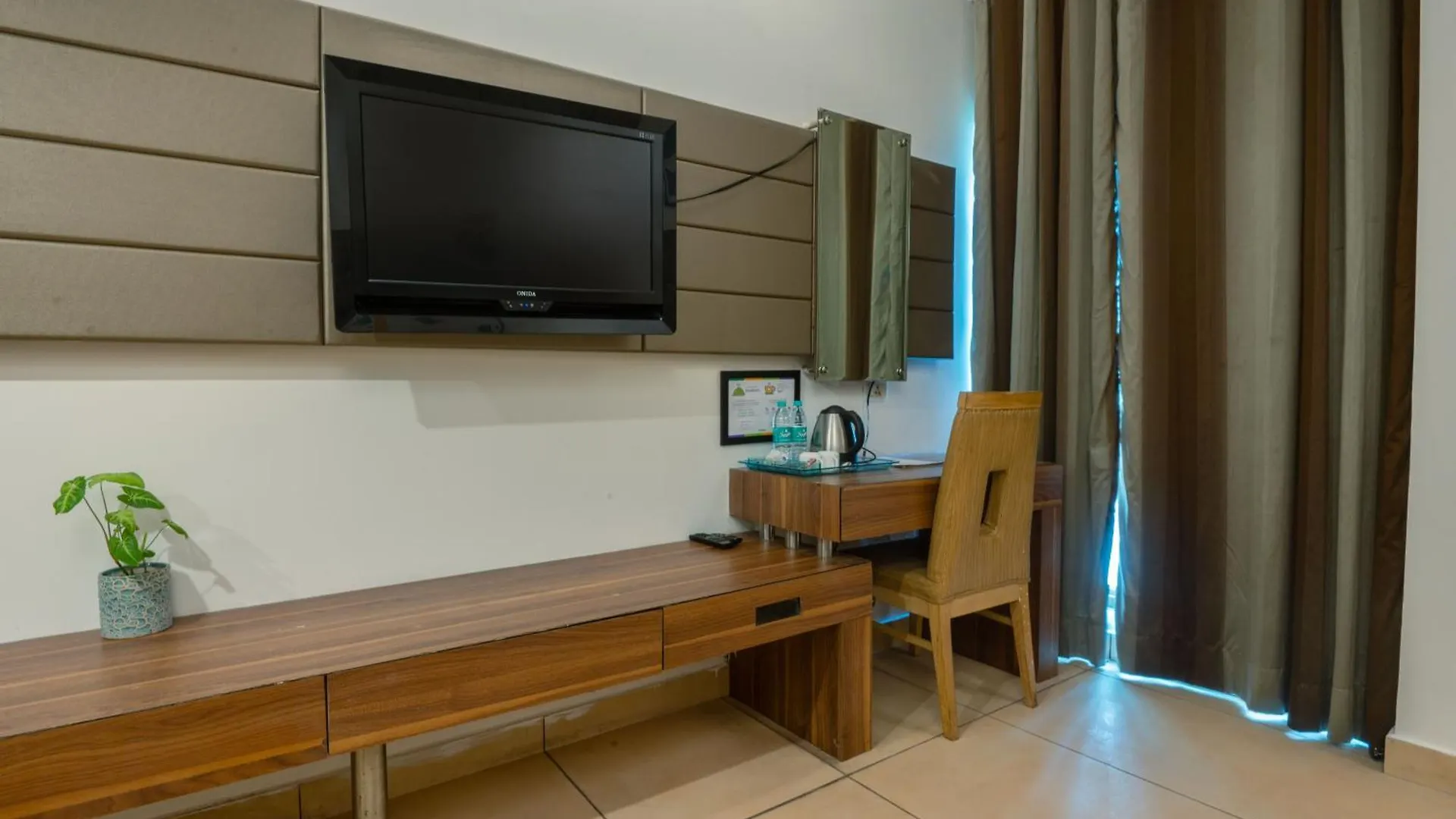 Treebo Twin Tree Hotel New Delhi